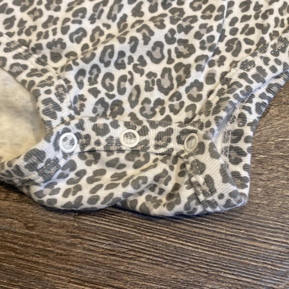 Carter’s Animal Print Bodysuit - Picture 4 of 5